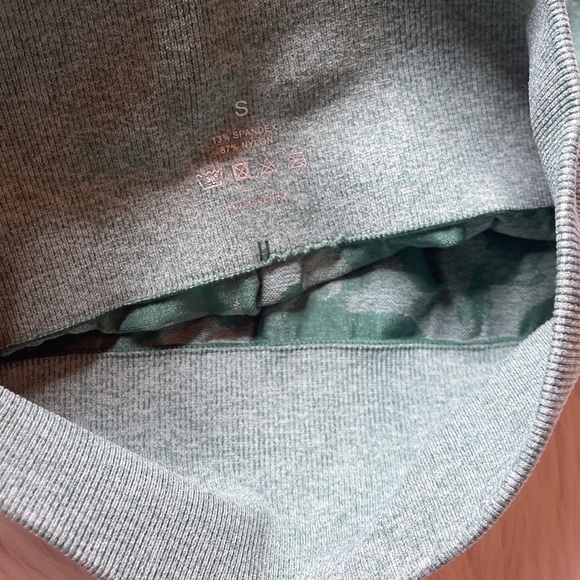 Nvgtn Camo Seamless Leggings - Picture 4 of 5